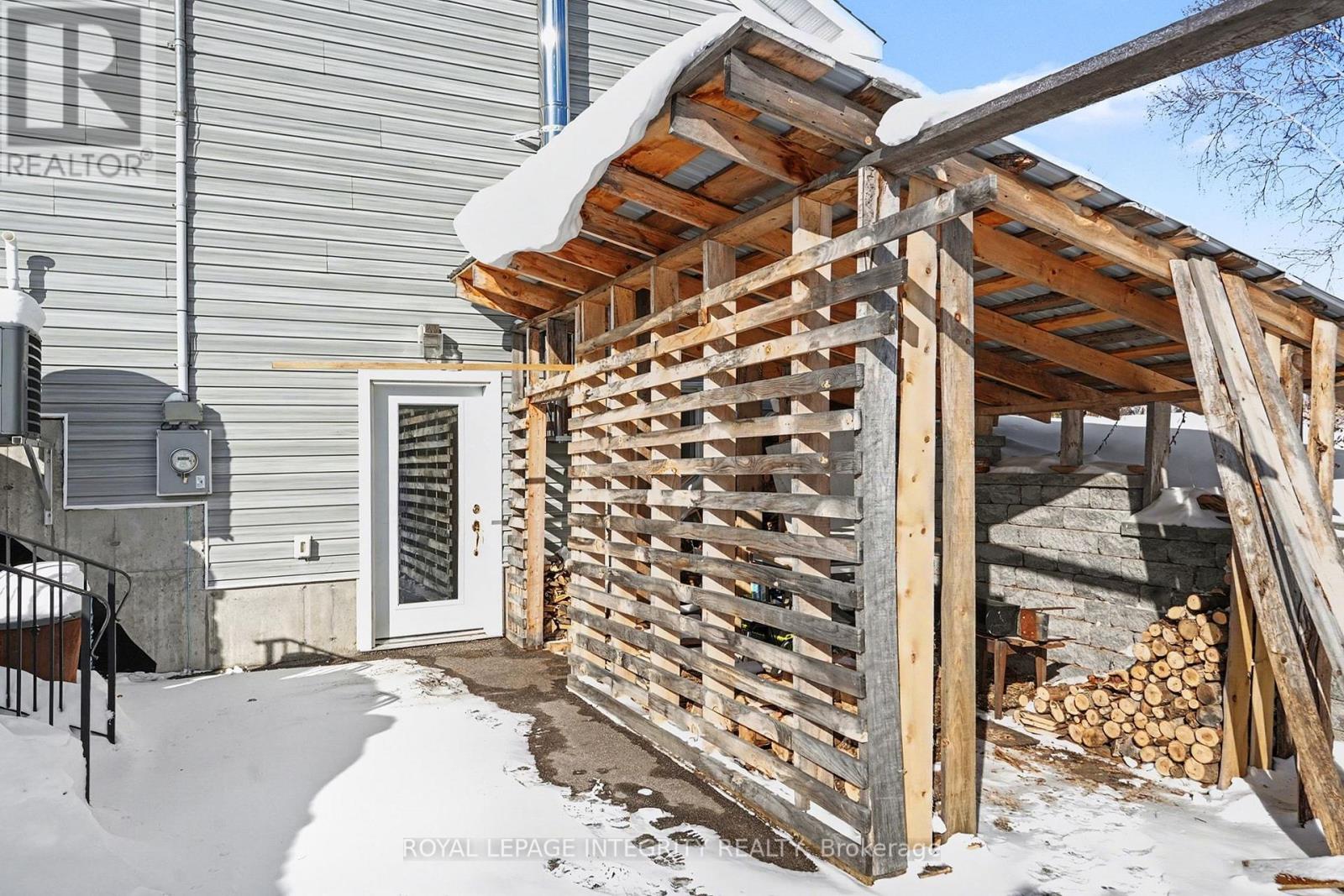 8688 Hwy 511 Highway