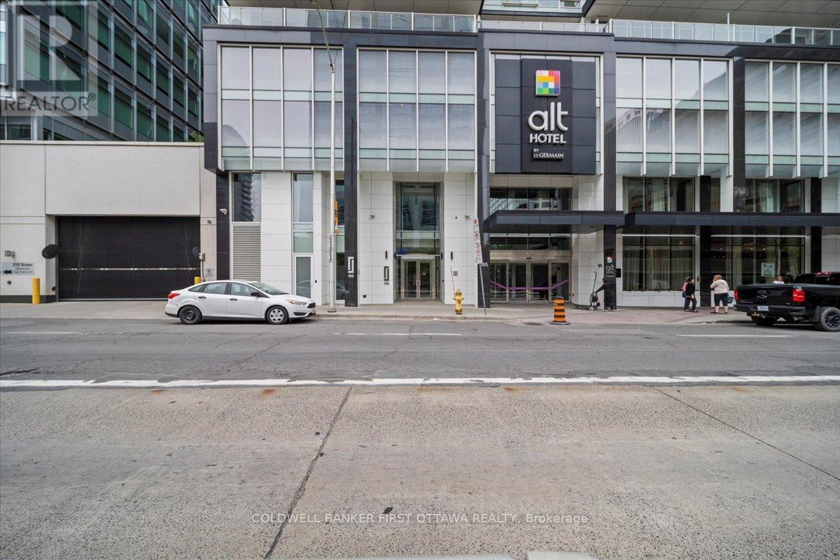 906 - 199 Slater Street