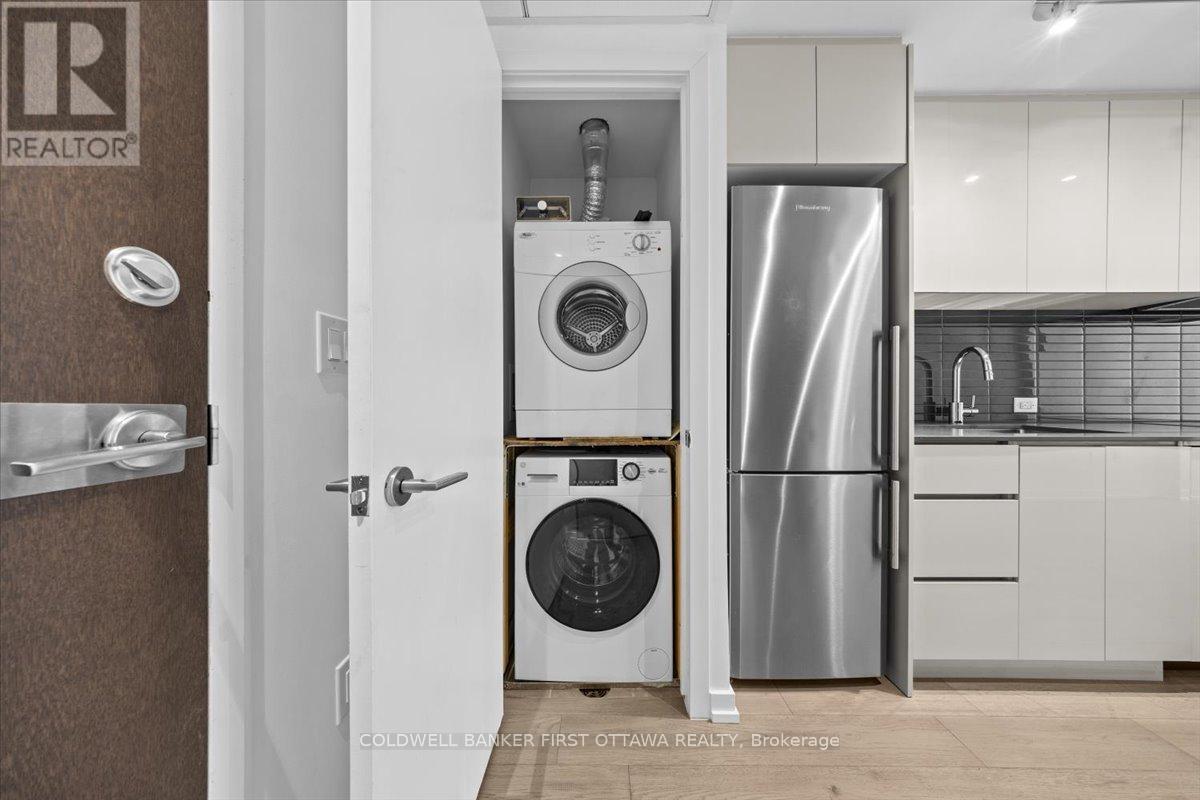 906 - 199 Slater Street