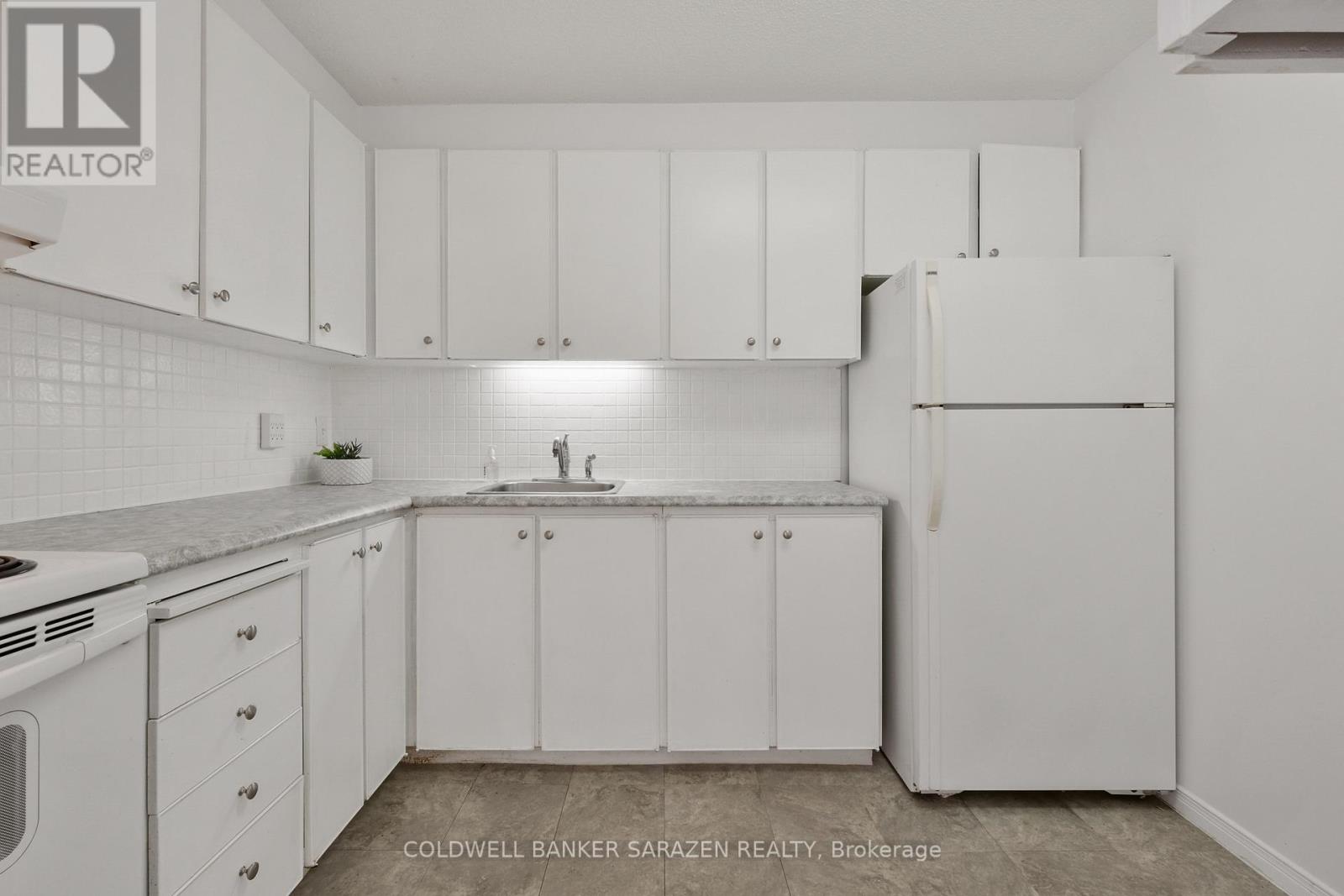 1115 - 1100 Ambleside Drive