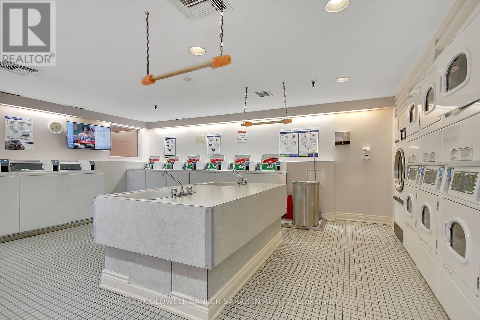 1115 - 1100 Ambleside Drive