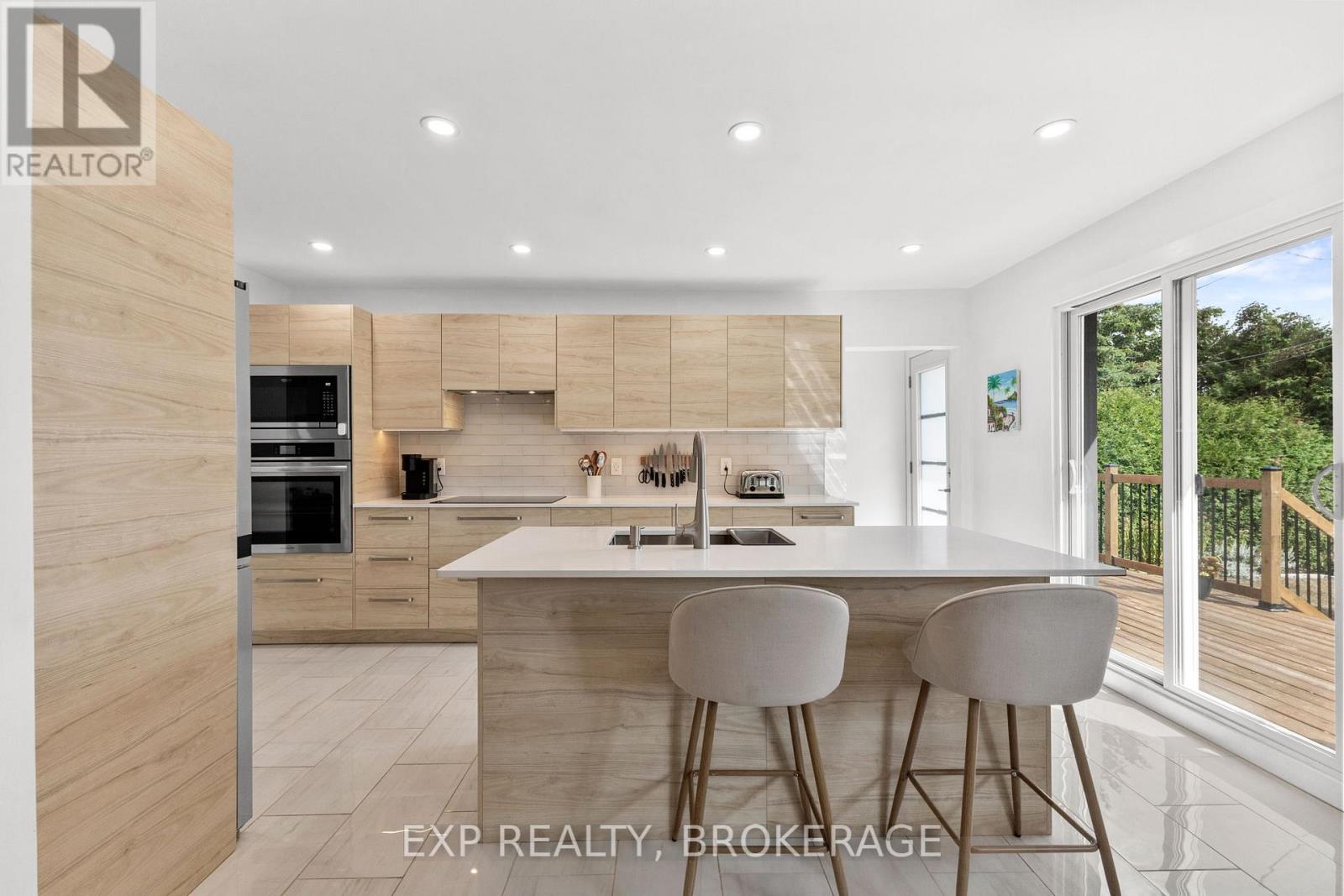 1502 Farnsworth Avenue