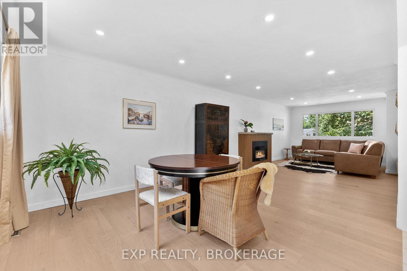 1502 Farnsworth Avenue