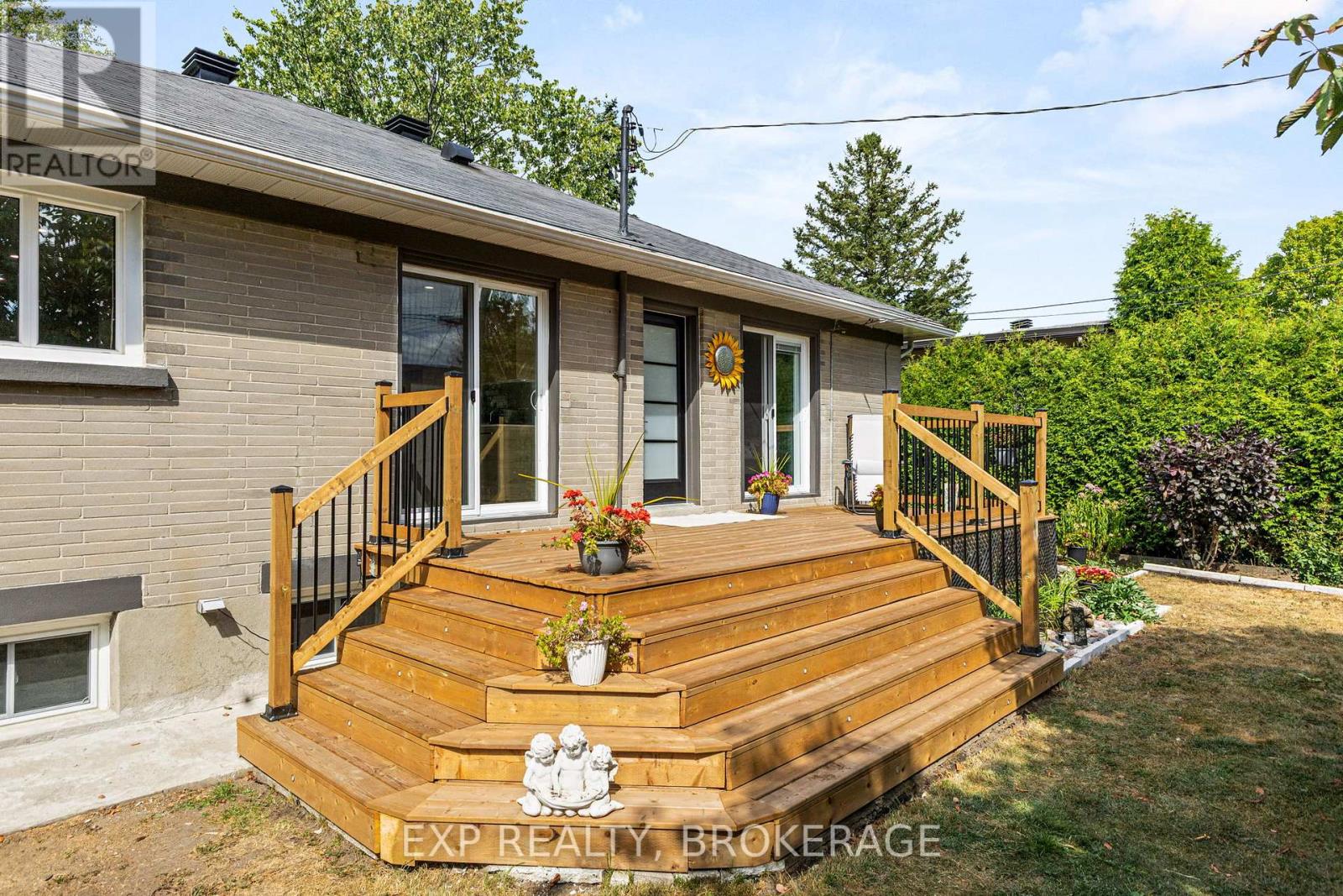 1502 Farnsworth Avenue