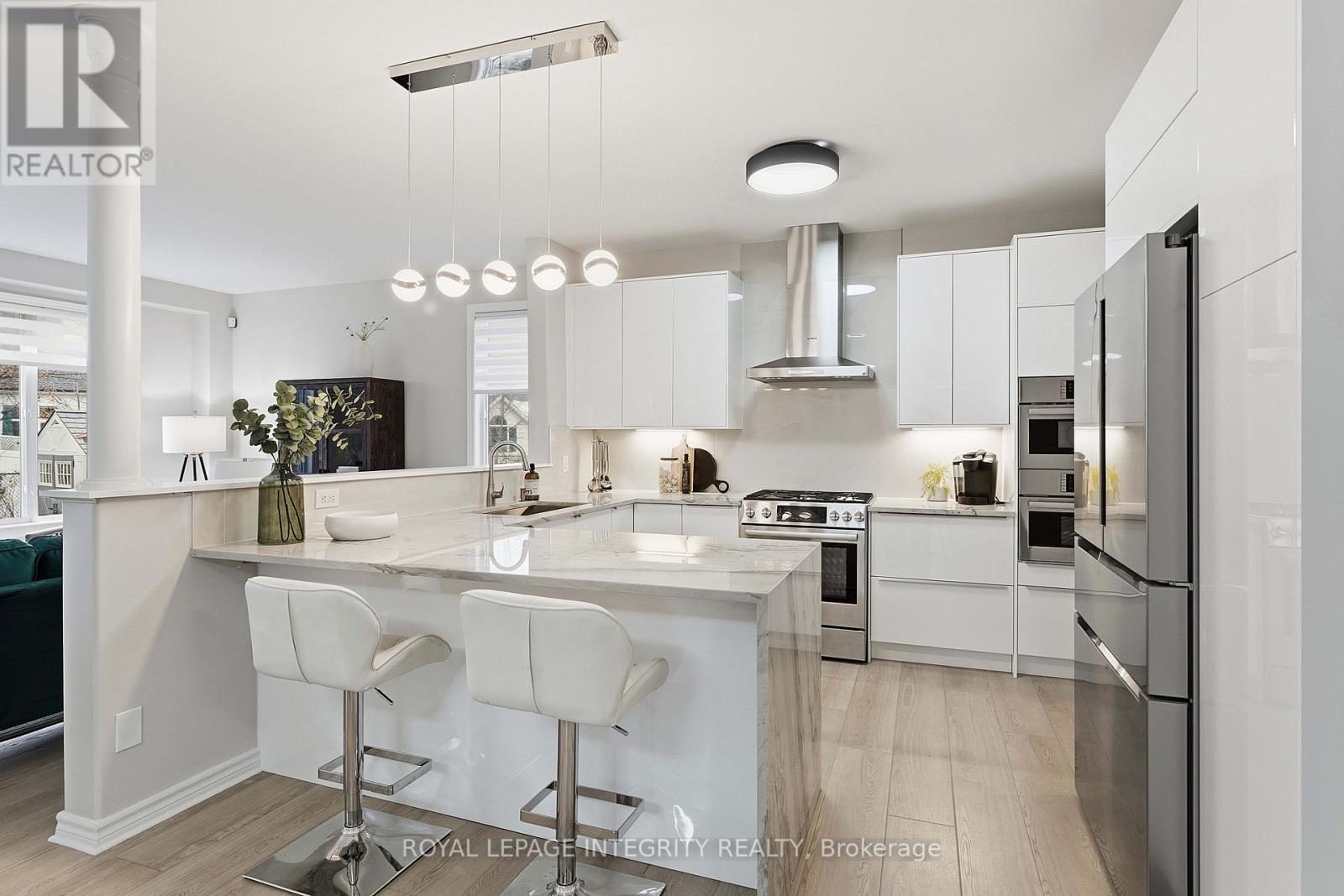 607 Devonwood Circle