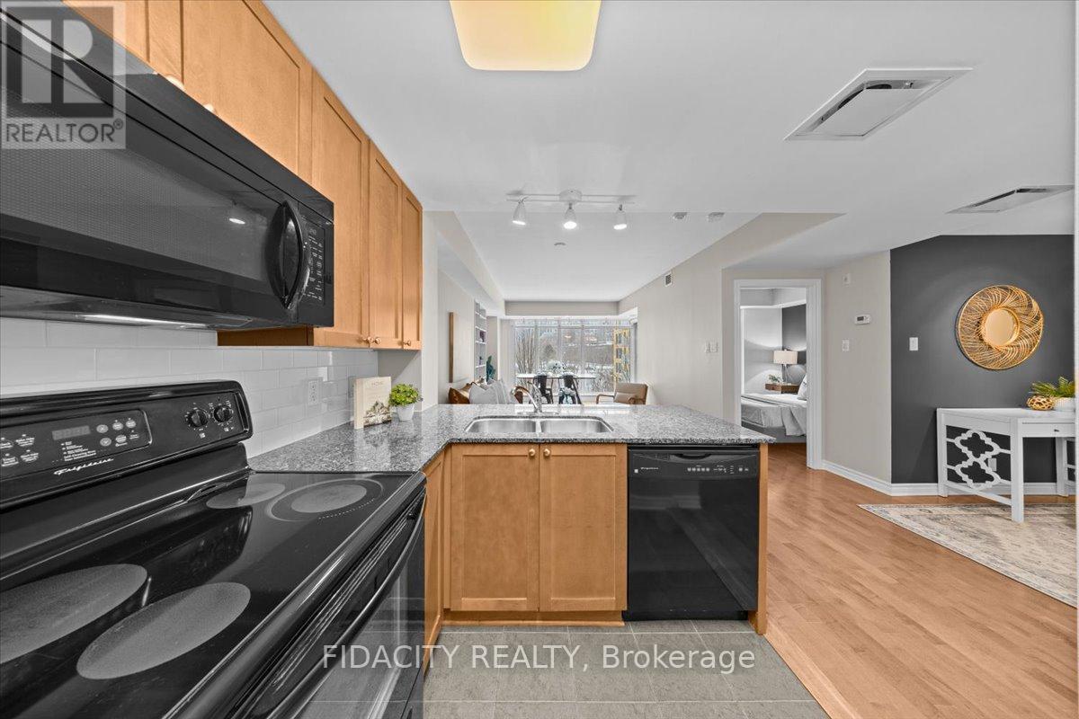 417 - 200 Lett Street