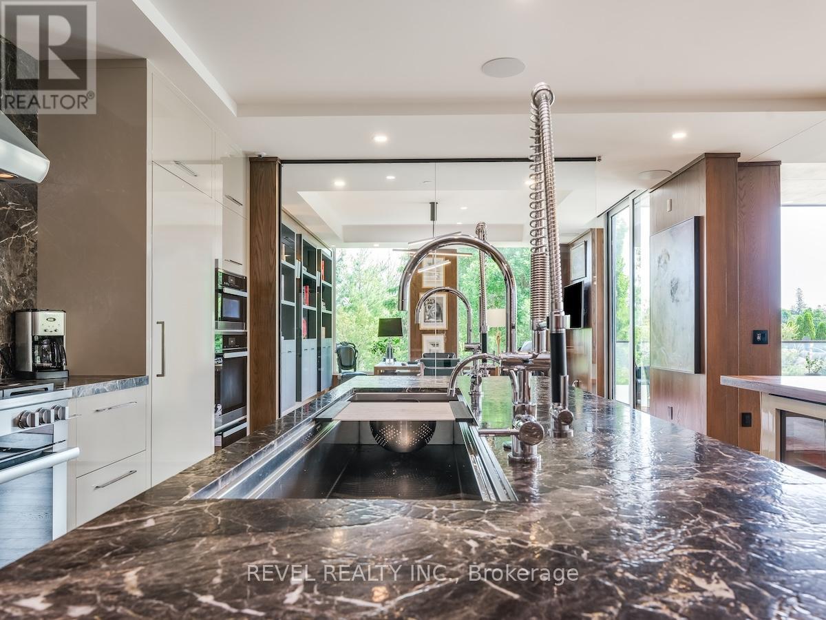 205 - 1 Fifth Avenue