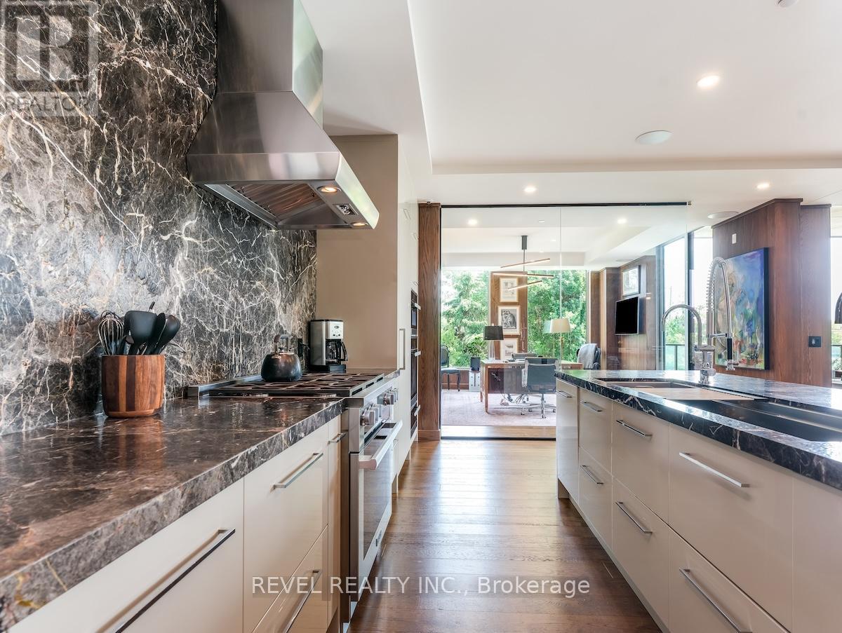 205 - 1 Fifth Avenue