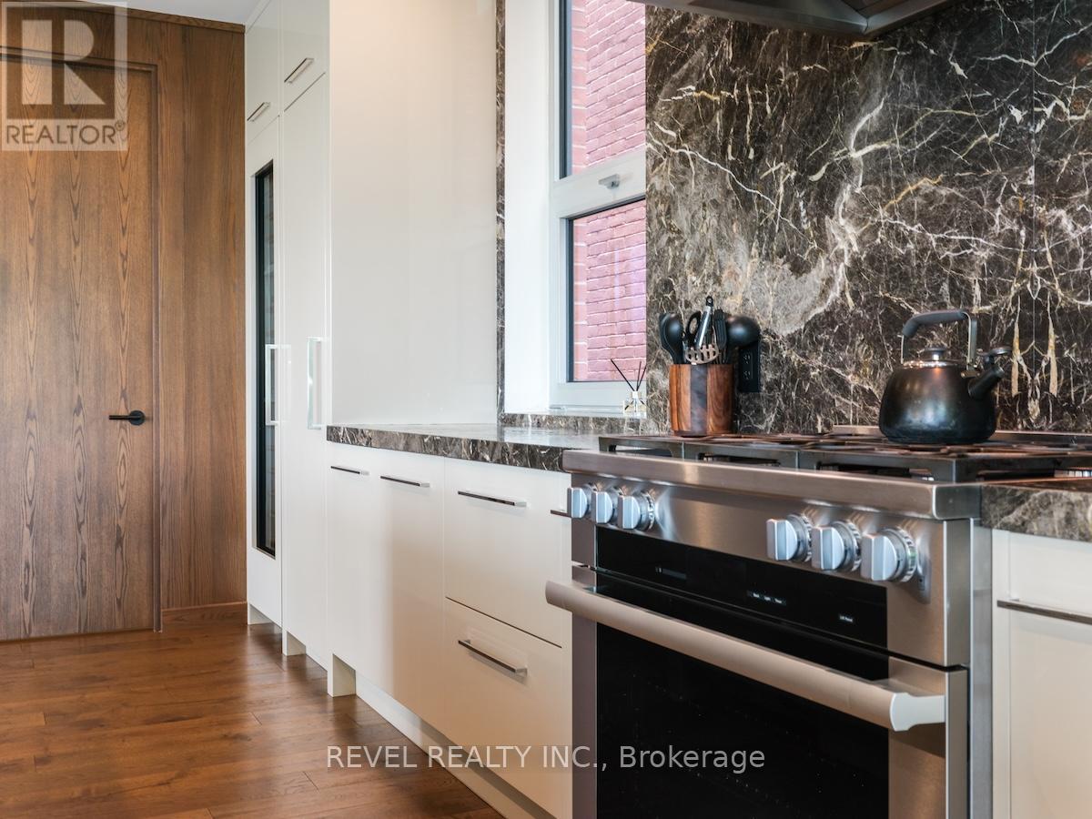 205 - 1 Fifth Avenue