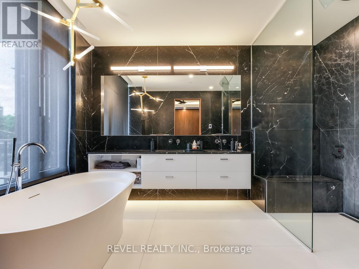 205 - 1 Fifth Avenue