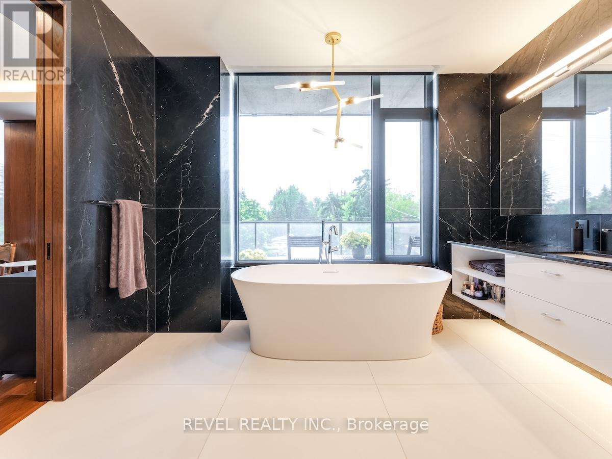 205 - 1 Fifth Avenue