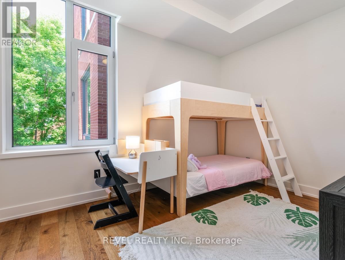 205 - 1 Fifth Avenue