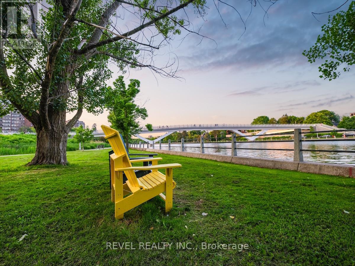 205 - 1 Fifth Avenue