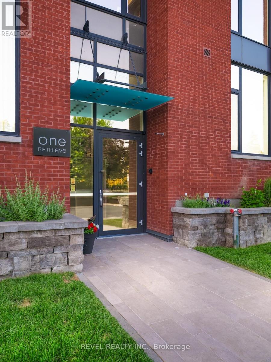 205 - 1 Fifth Avenue