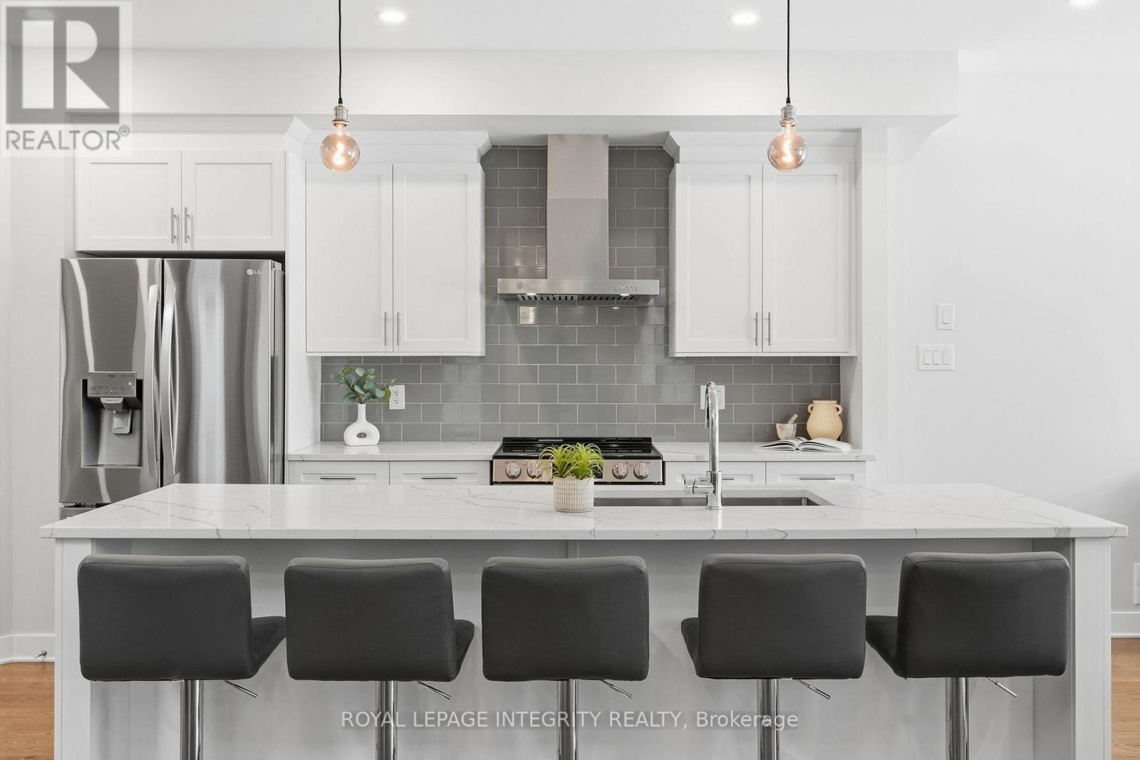 316 Whitham Crescent