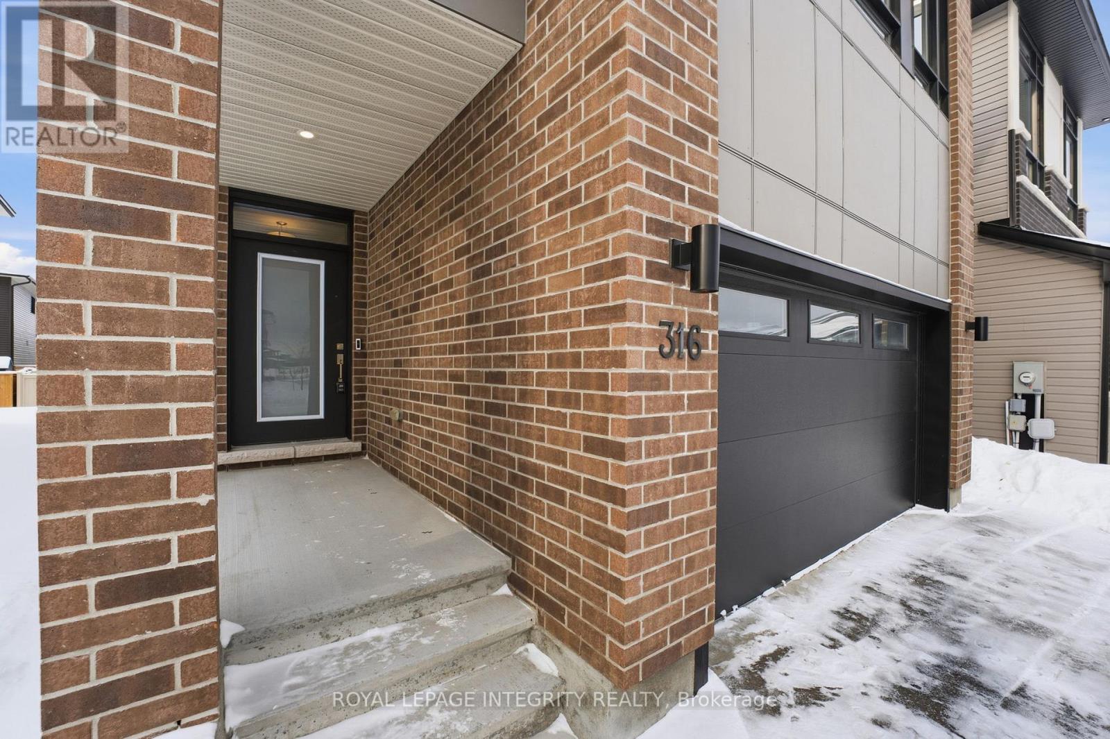 316 Whitham Crescent