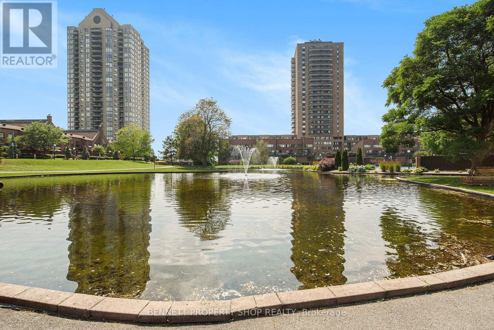 1402 - 505 St Laurent Boulevard