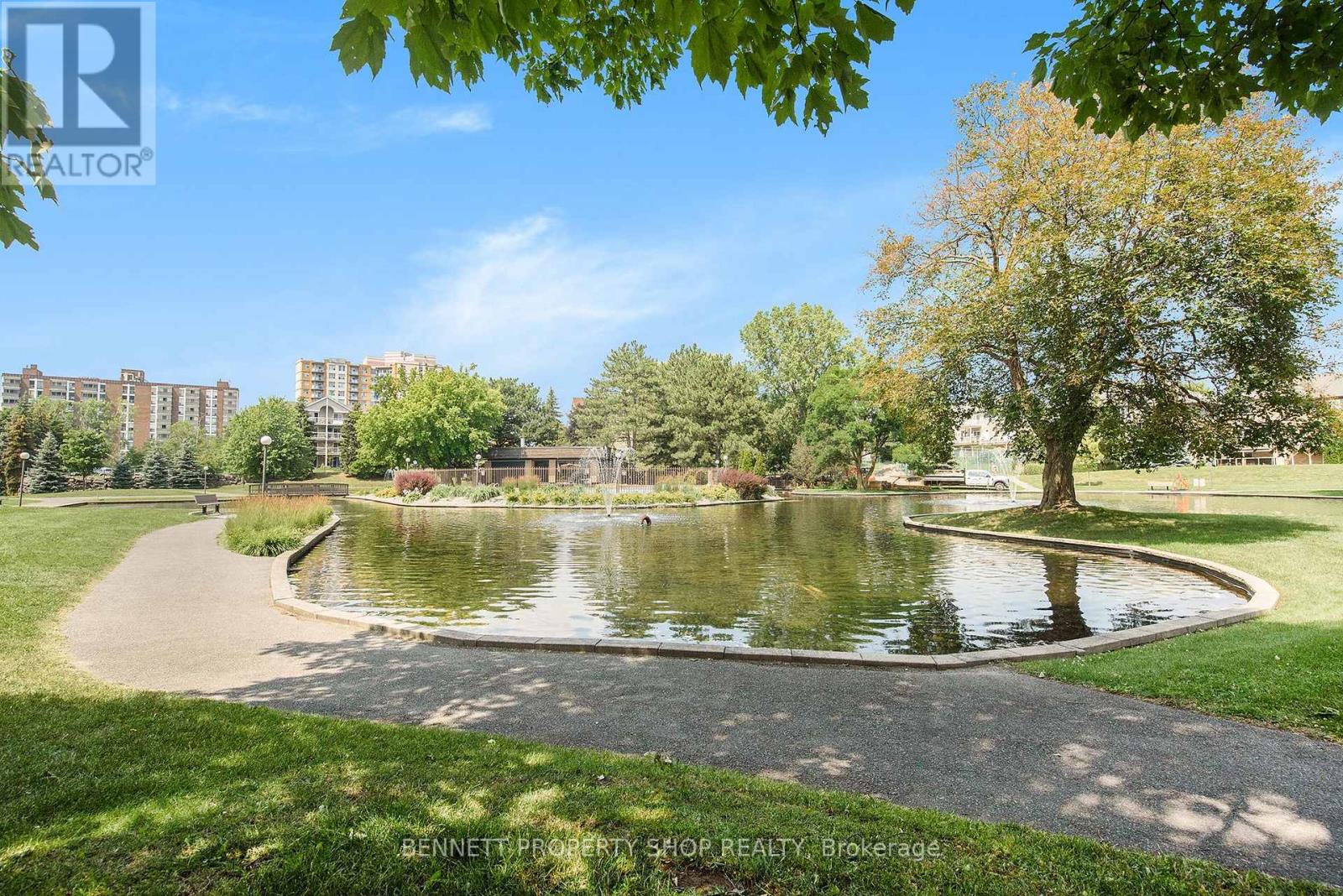 1402 - 505 St Laurent Boulevard