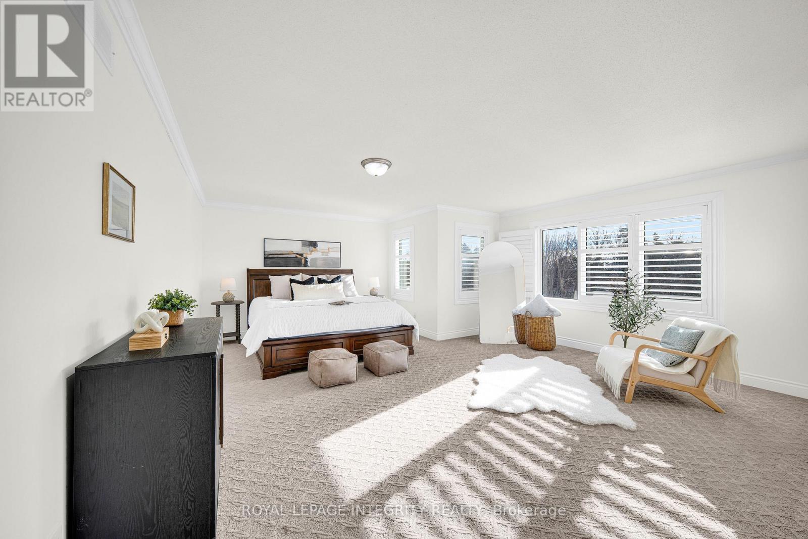 609 New Liskeard Crescent