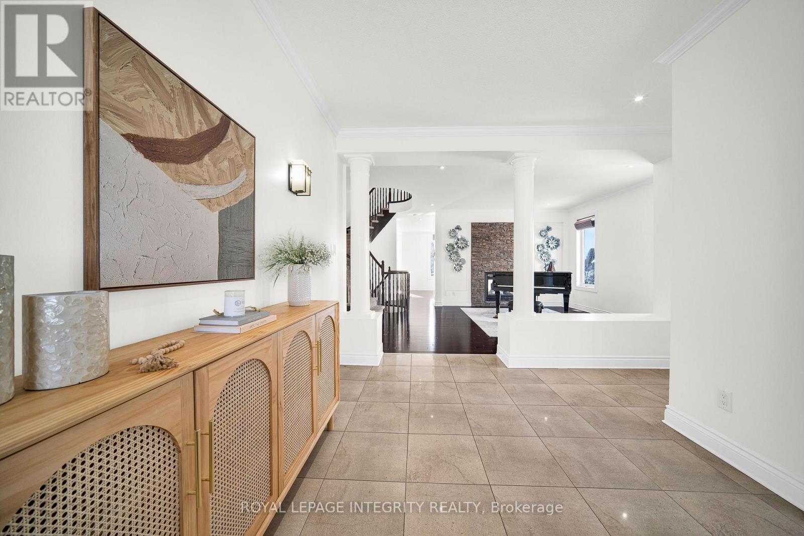 609 New Liskeard Crescent