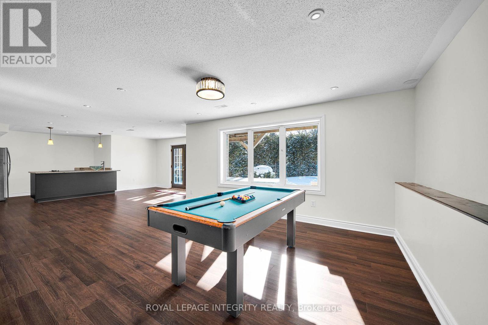 609 New Liskeard Crescent