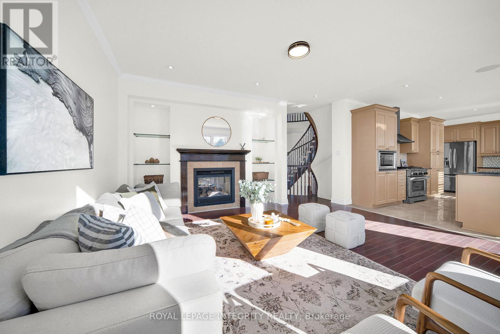 609 New Liskeard Crescent