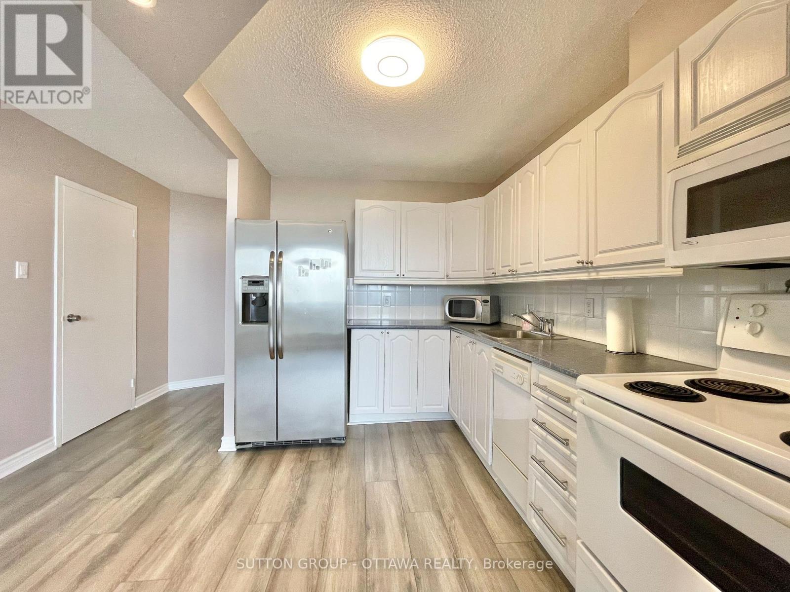 1908 - 900 Dynes Road