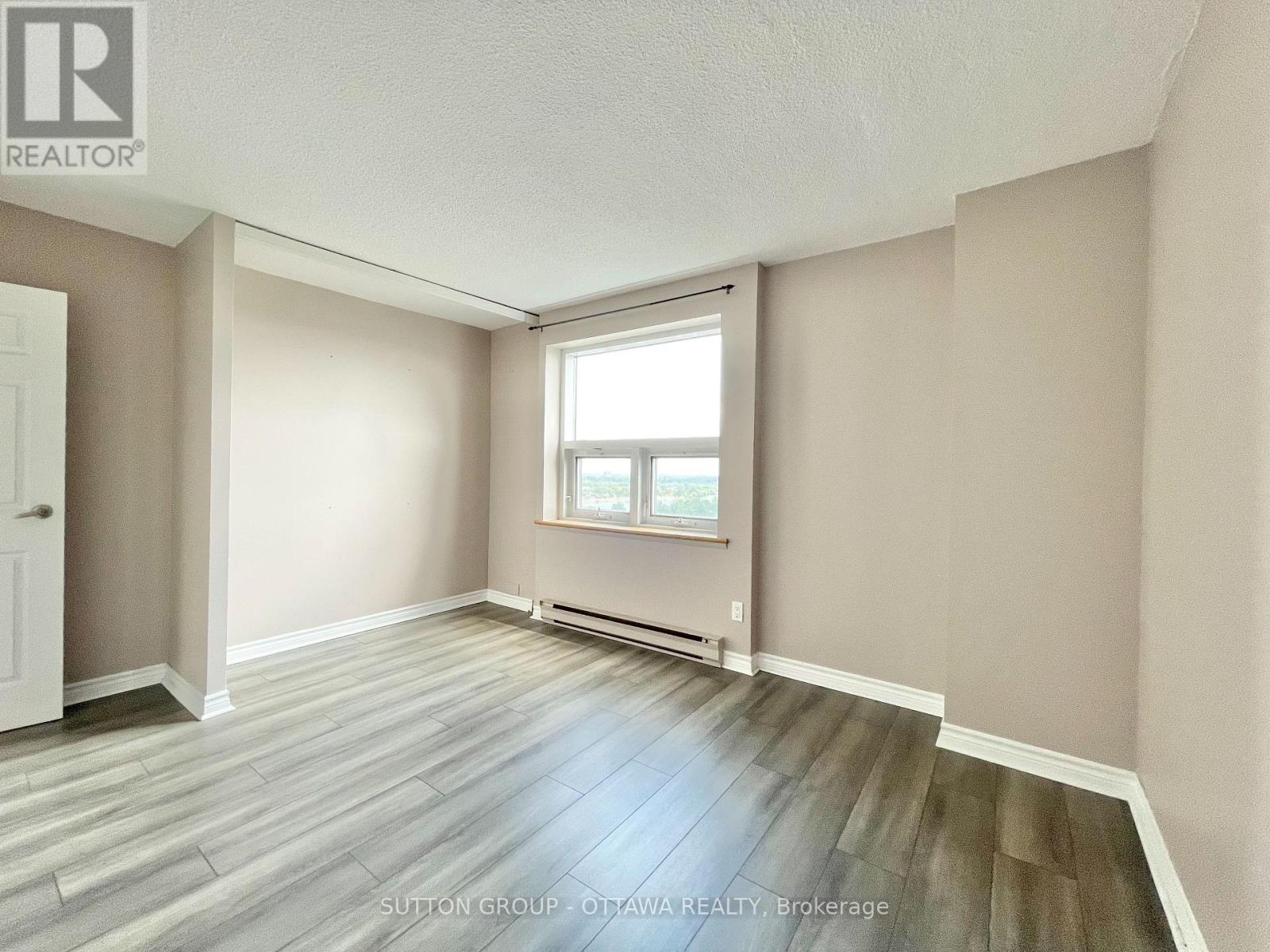 1908 - 900 Dynes Road