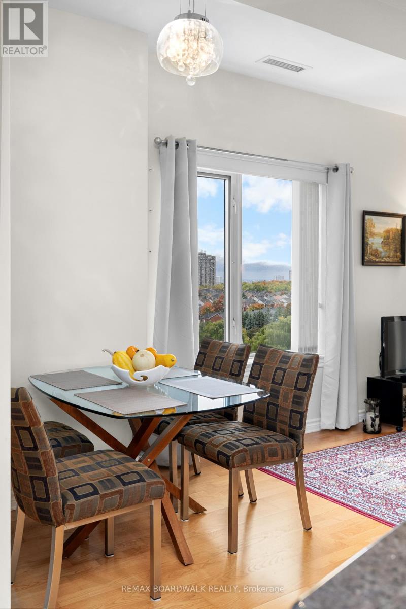 1004 - 314 Central Park Drive