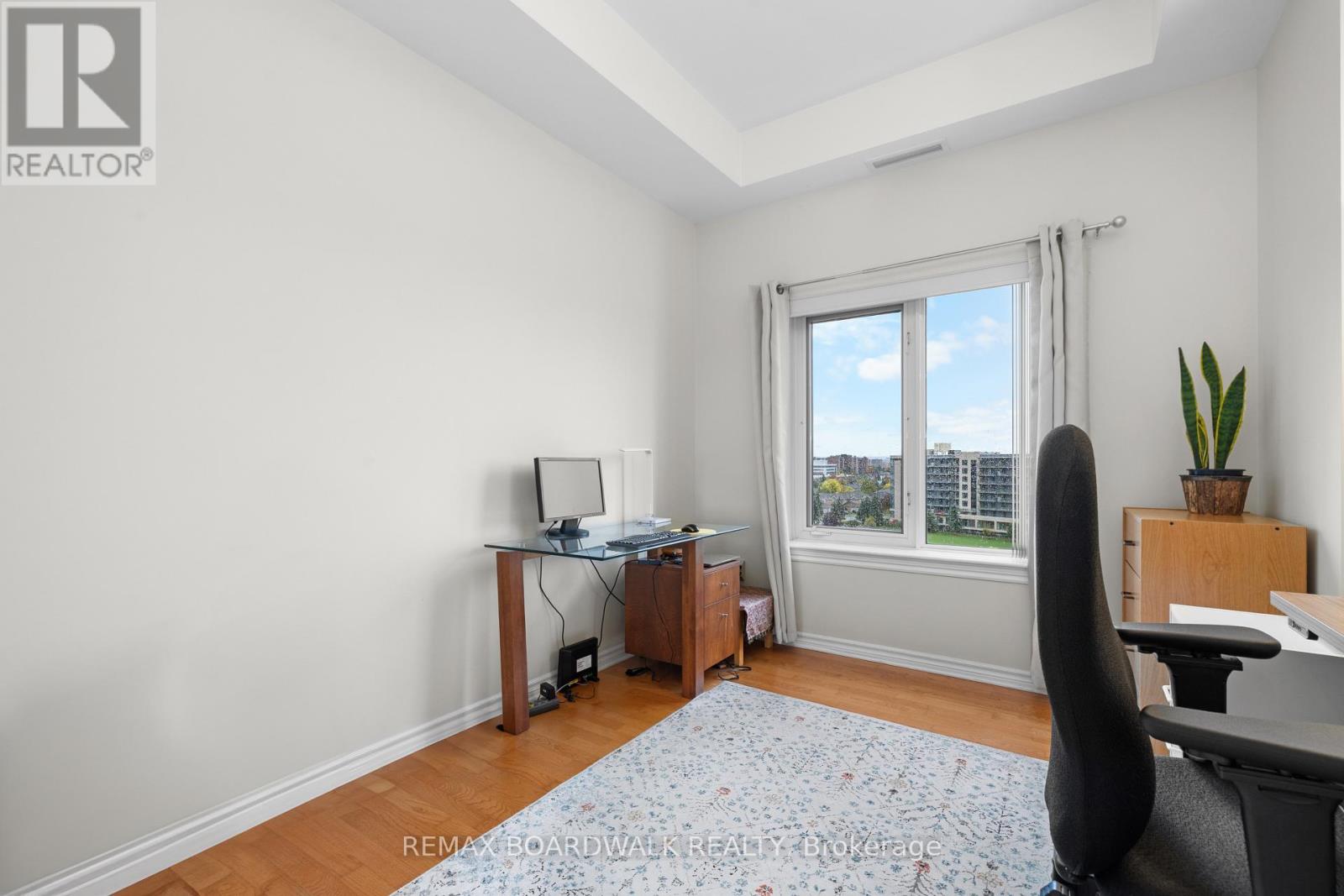 1004 - 314 Central Park Drive