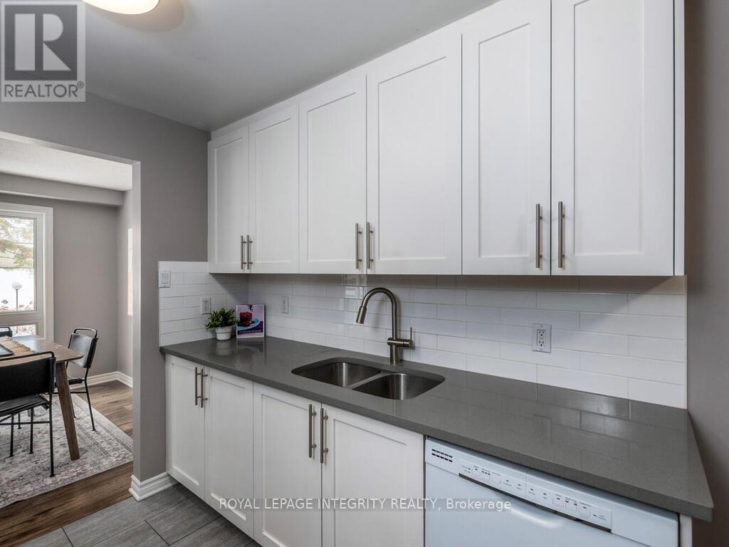 14 - 146 Valley Stream Drive