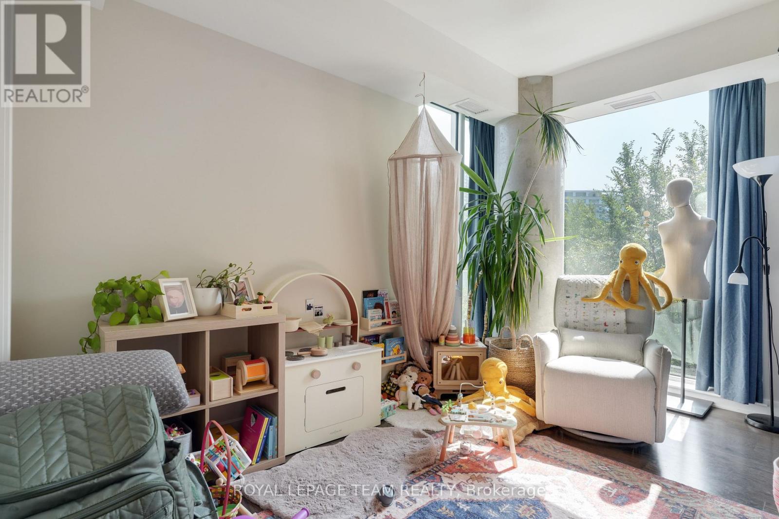 324 - 300c Lett Street