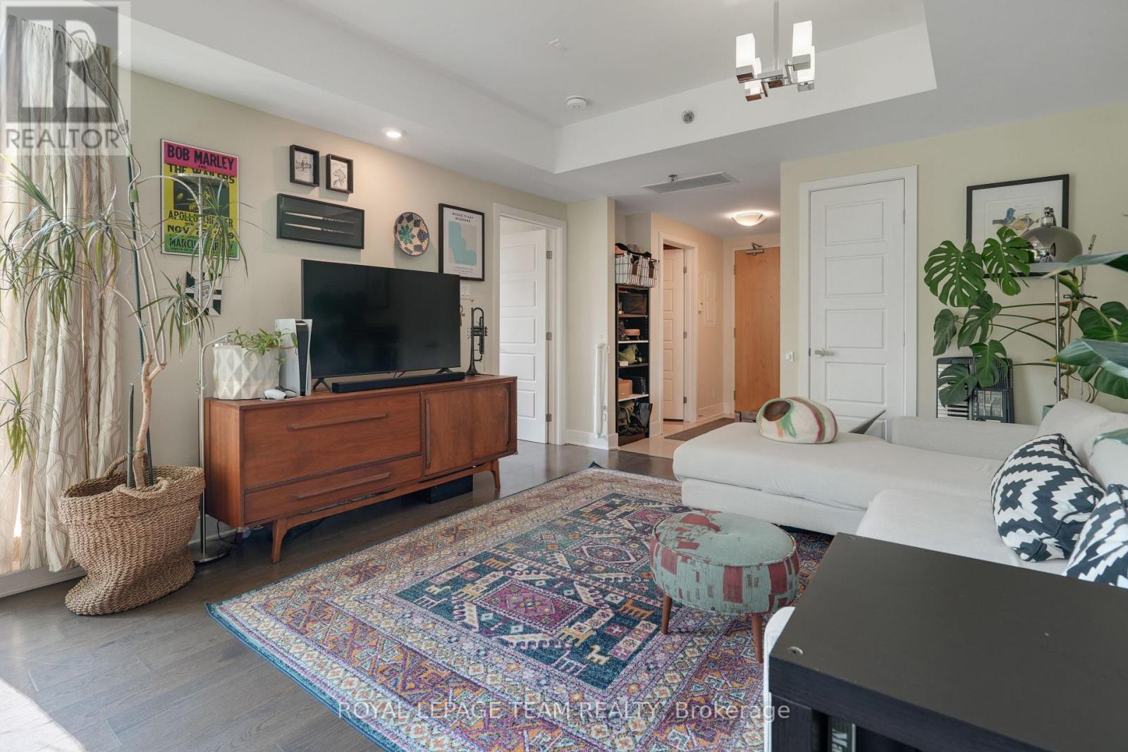 324 - 300c Lett Street