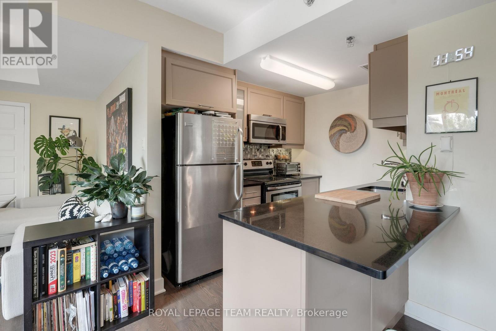 324 - 300c Lett Street