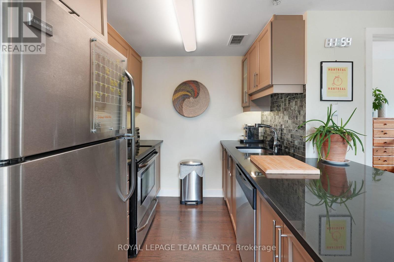 324 - 300c Lett Street