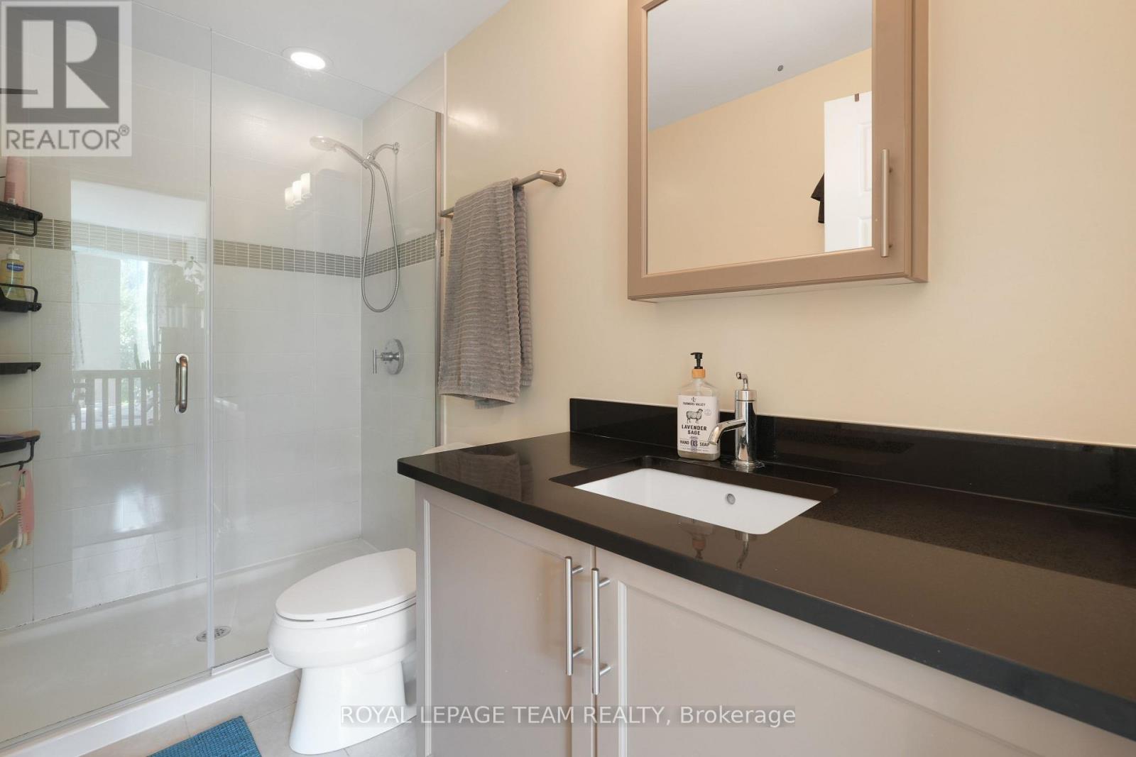 324 - 300c Lett Street