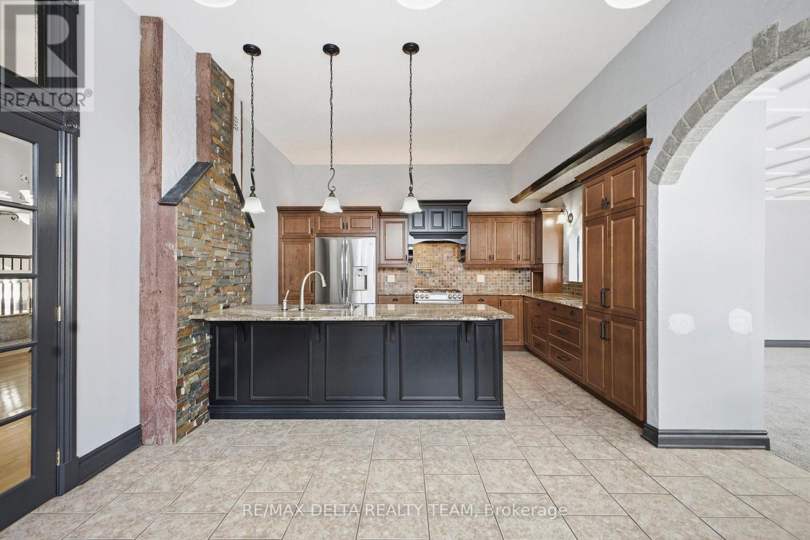 1653 Lakeshore Drive