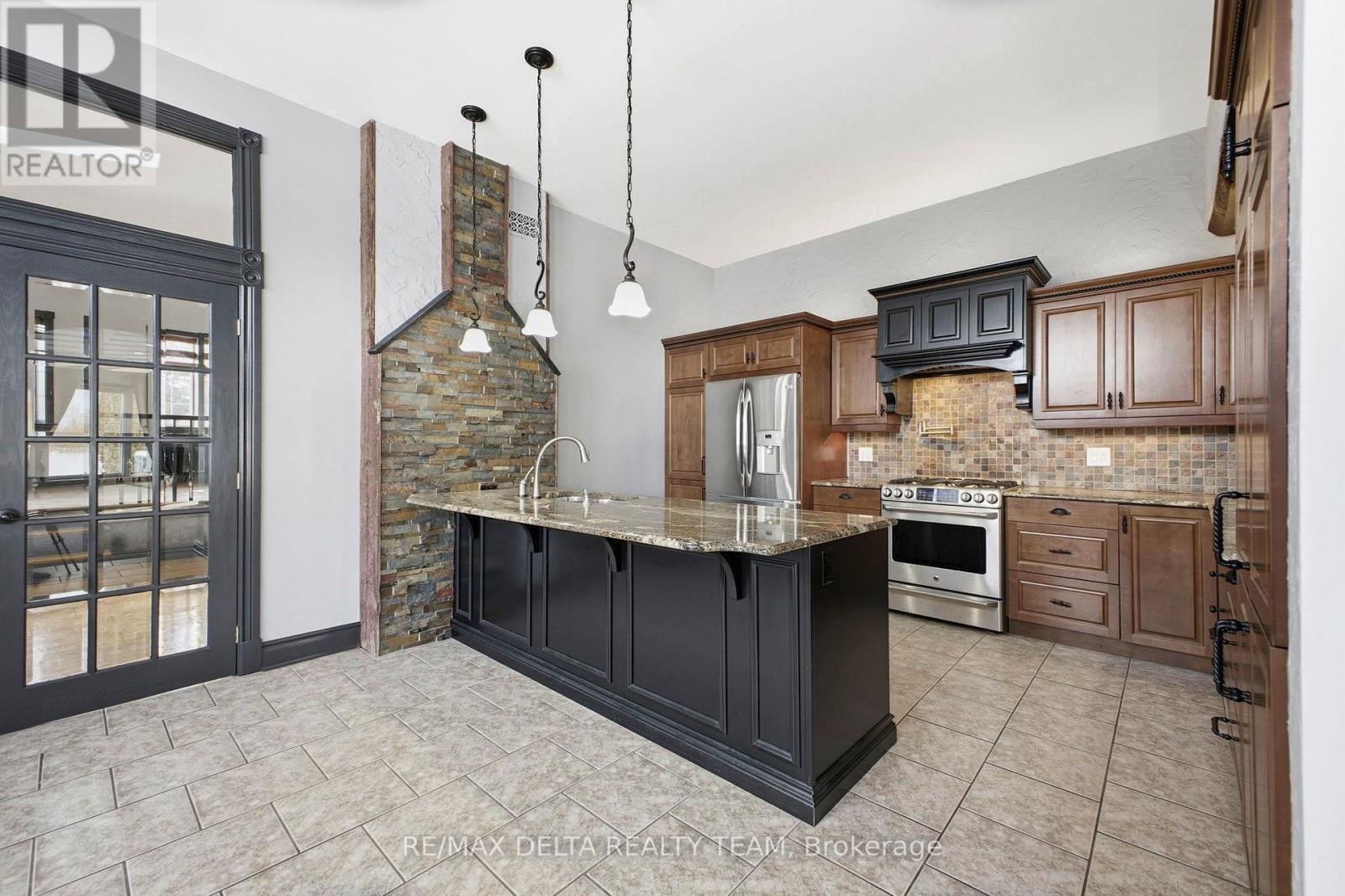 1653 Lakeshore Drive