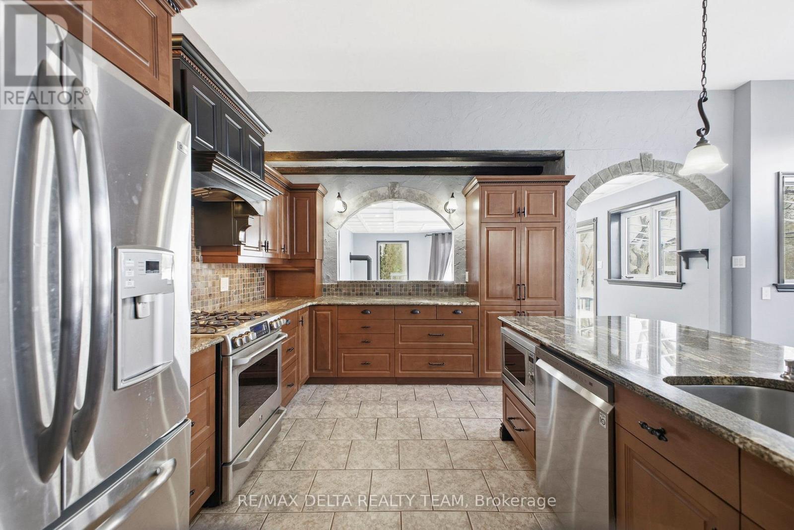 1653 Lakeshore Drive