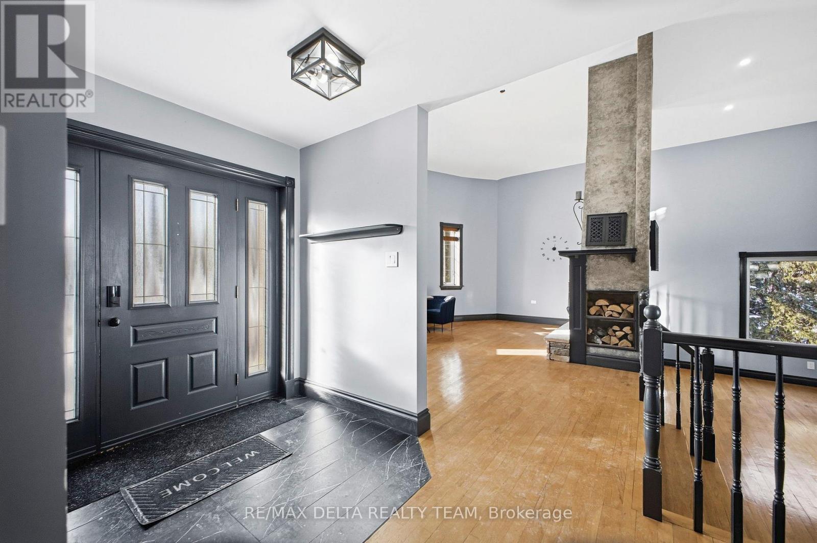 1653 Lakeshore Drive