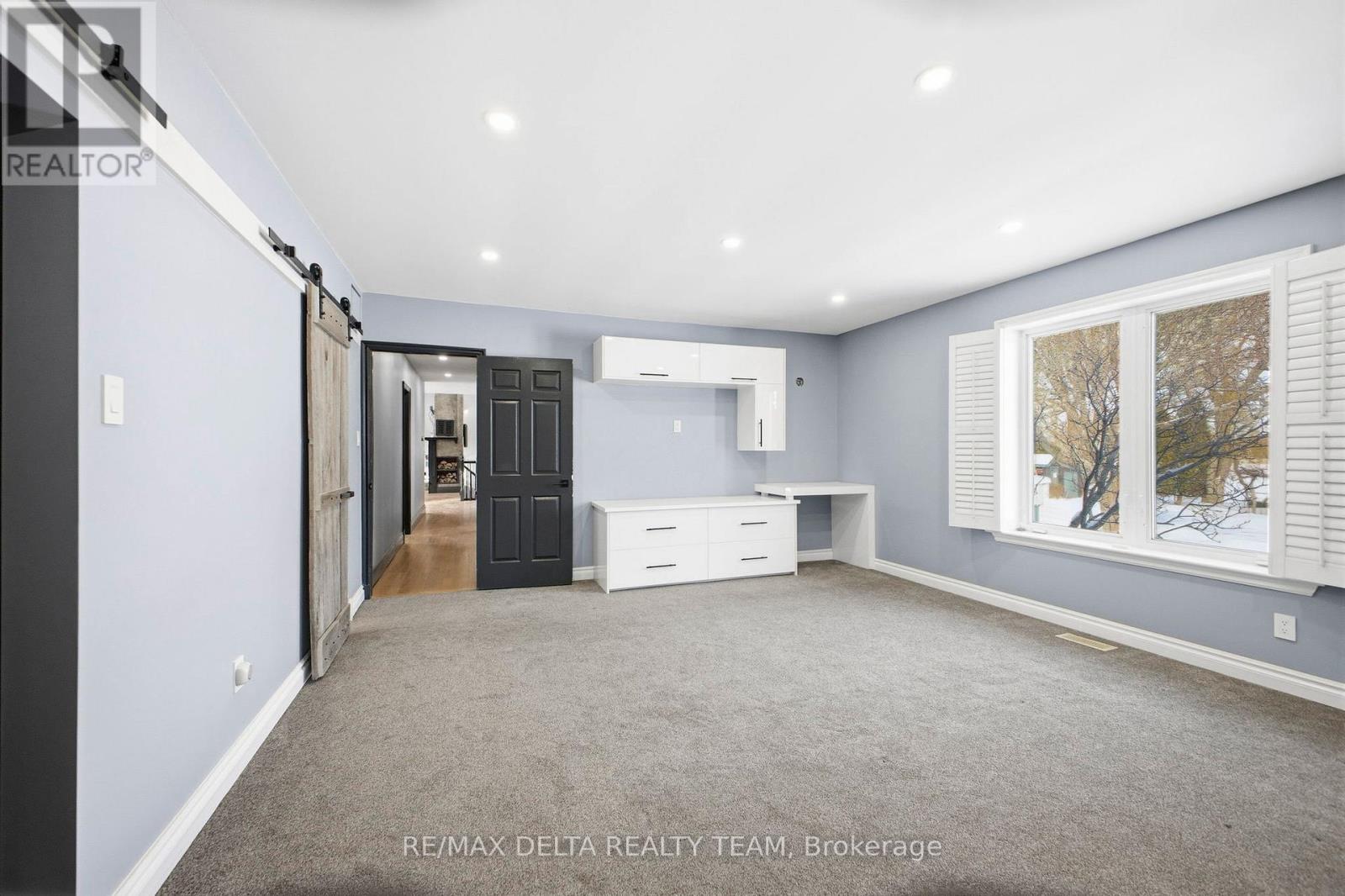 1653 Lakeshore Drive