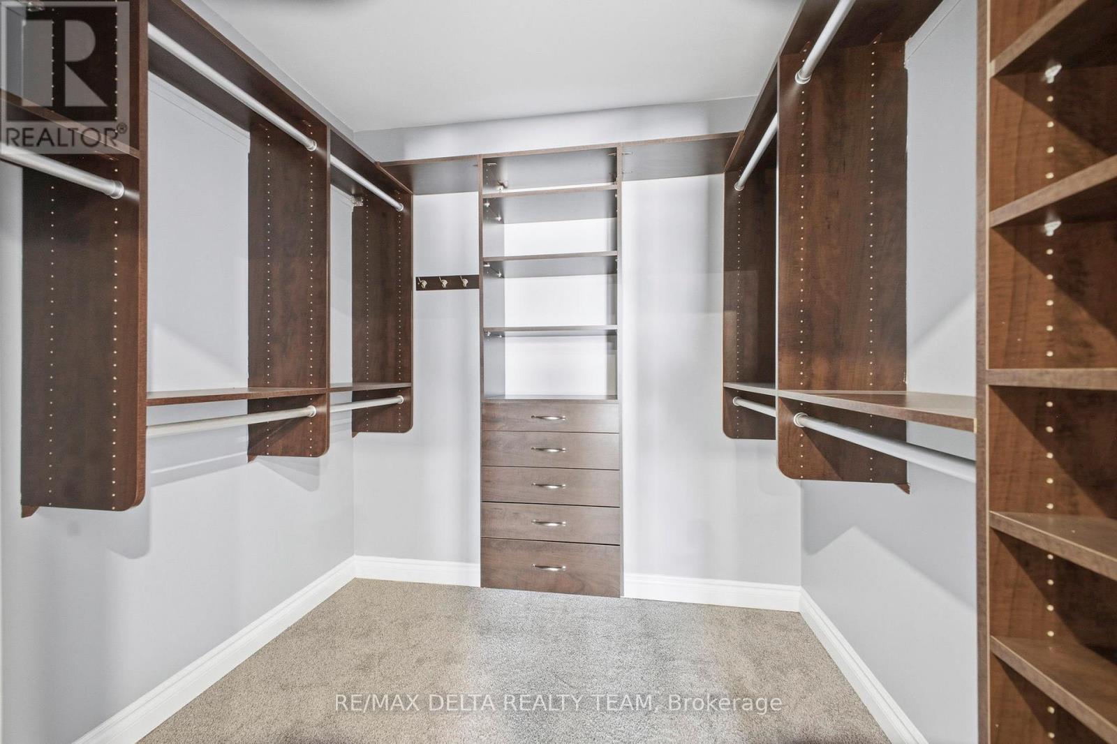 1653 Lakeshore Drive