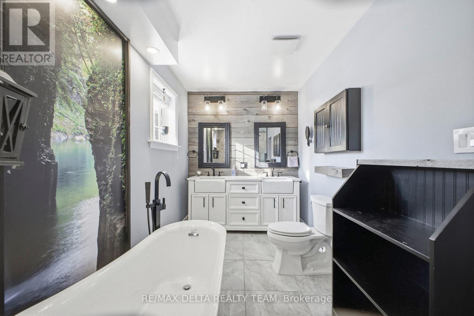 1653 Lakeshore Drive