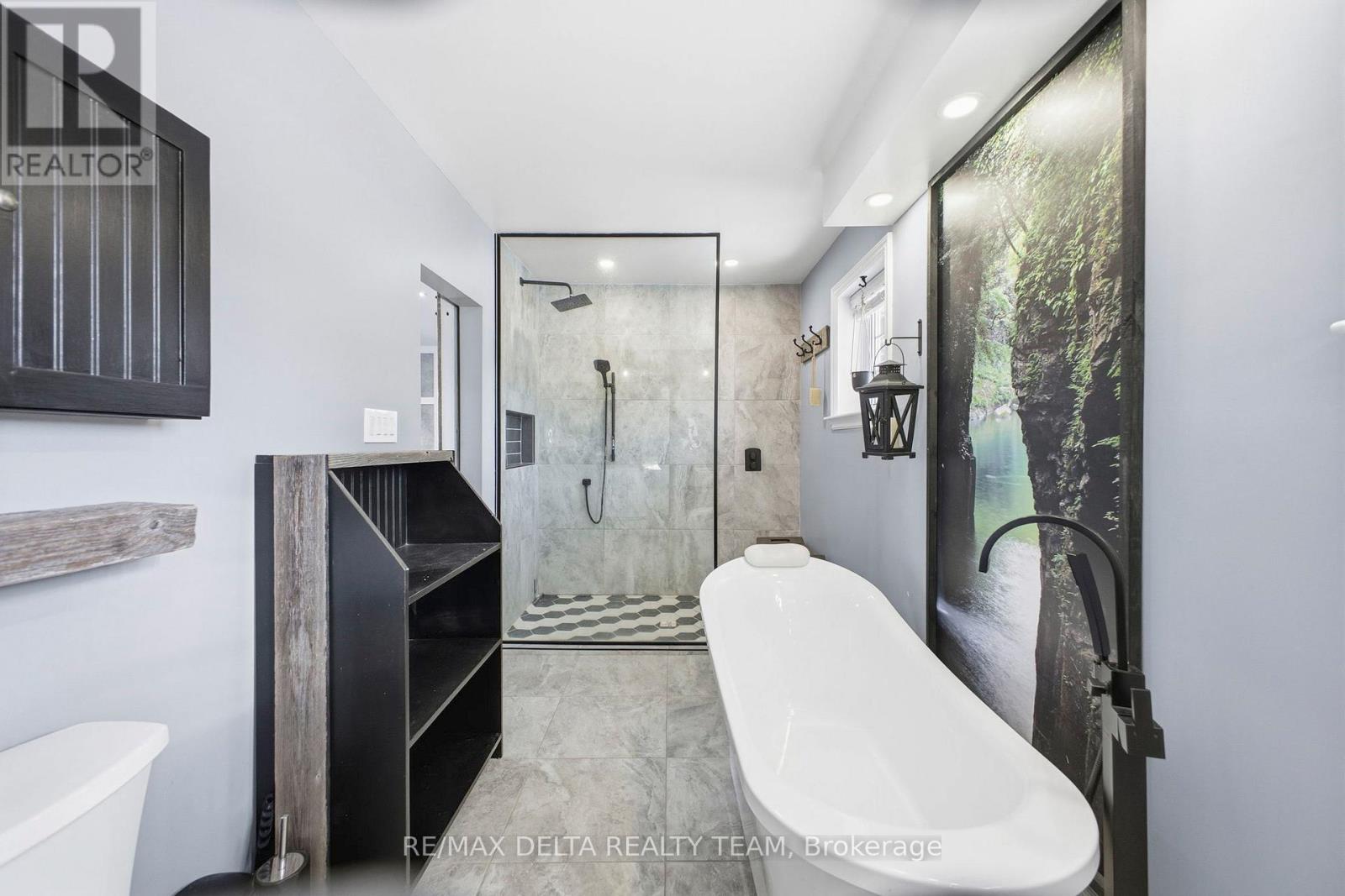 1653 Lakeshore Drive