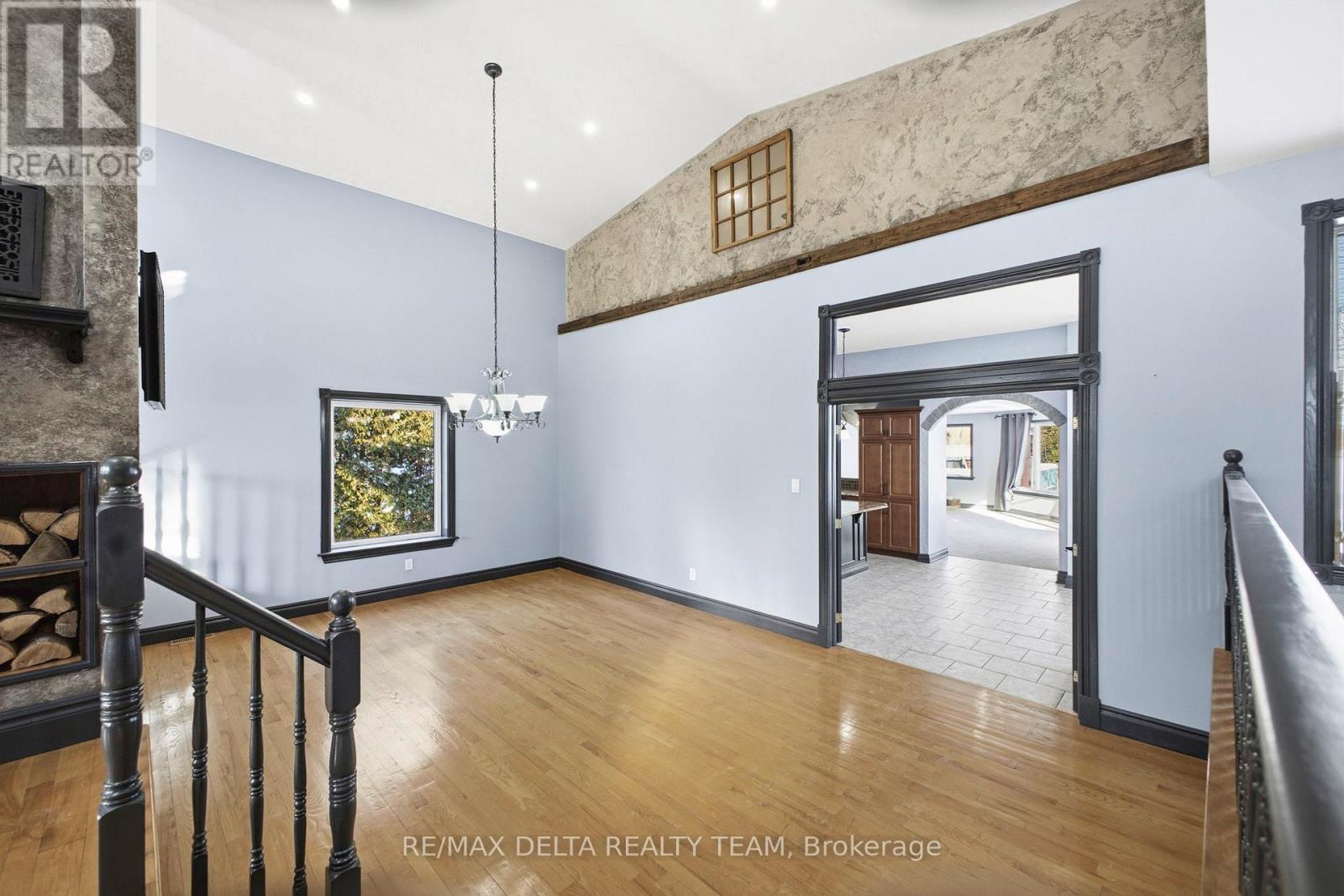 1653 Lakeshore Drive