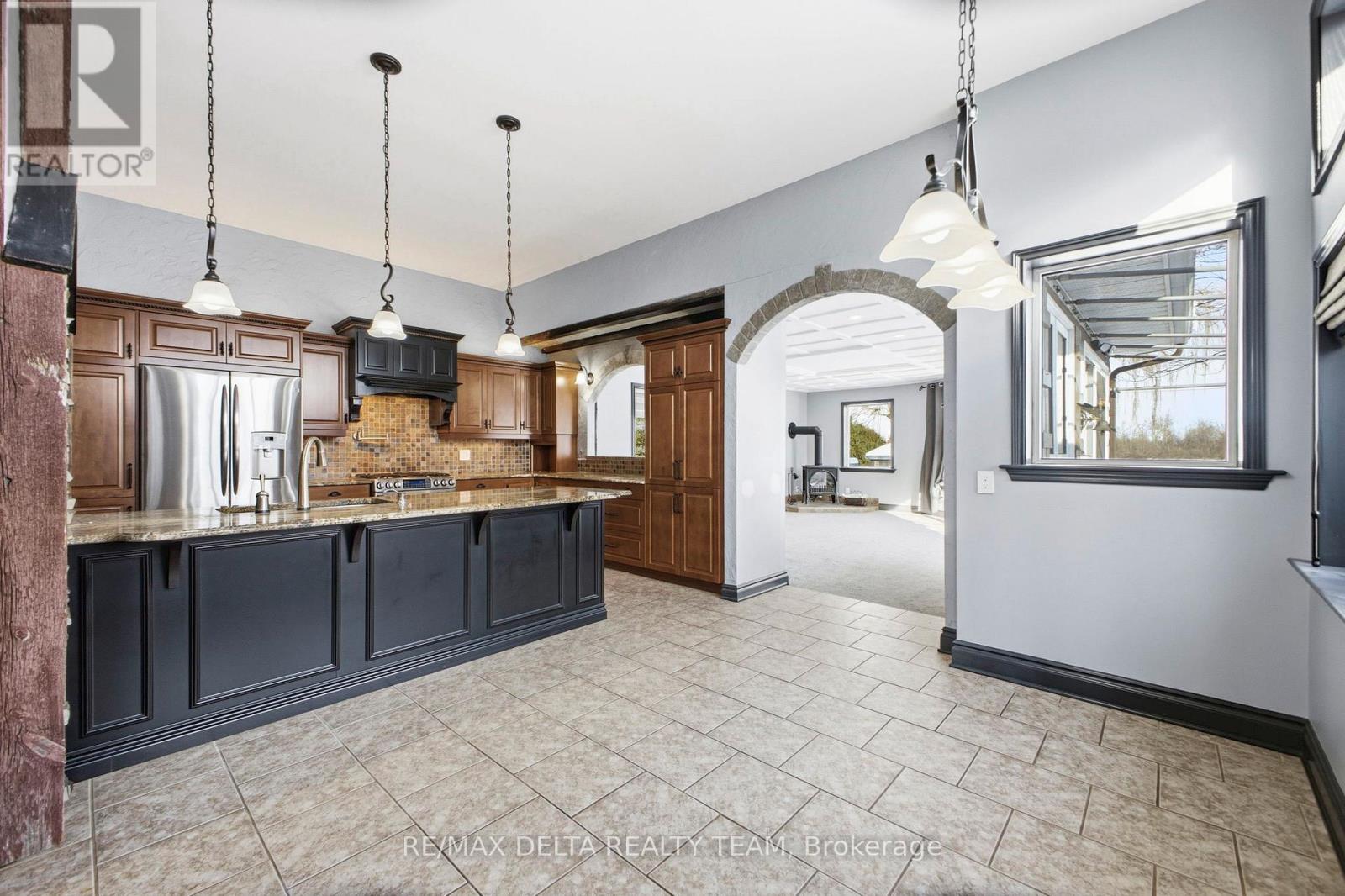 1653 Lakeshore Drive