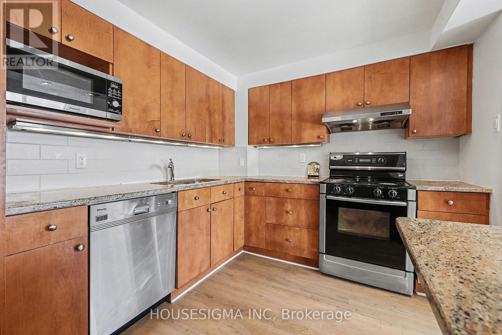 716 - 960 Teron Road