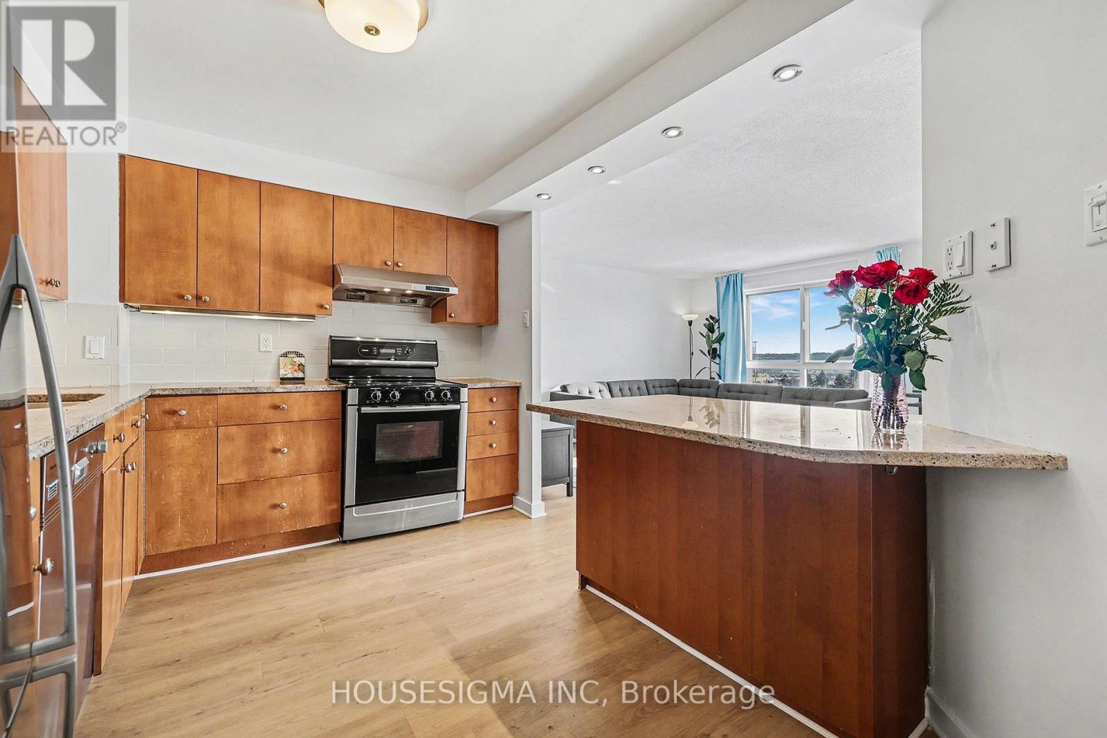 716 - 960 Teron Road