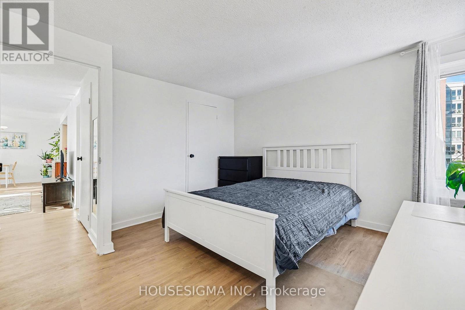 716 - 960 Teron Road