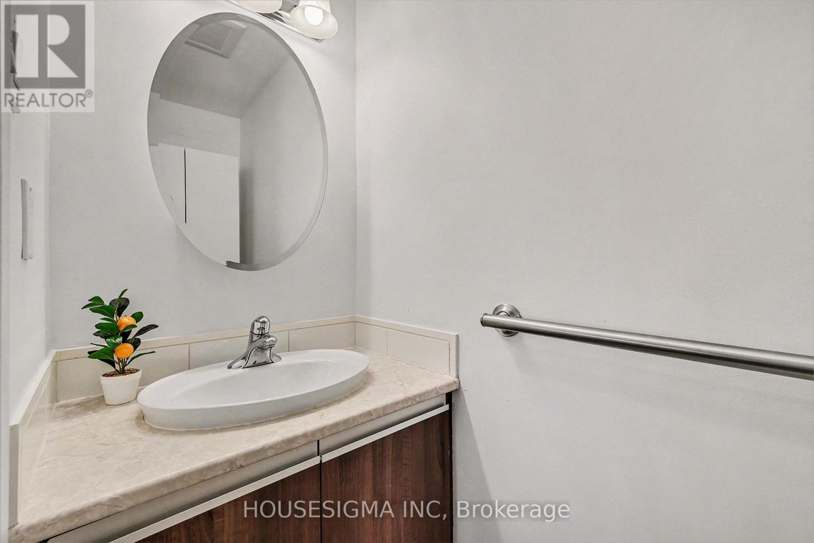 716 - 960 Teron Road